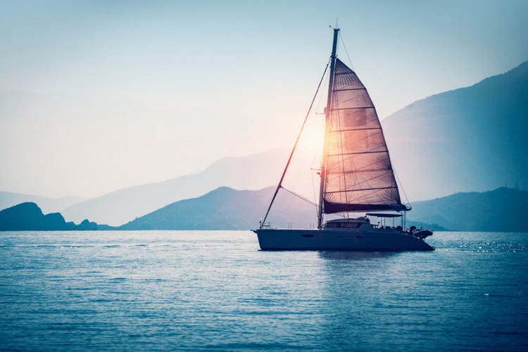 Interested in taking a sailing trip? These are some of the best sailing trips we could find in the US.