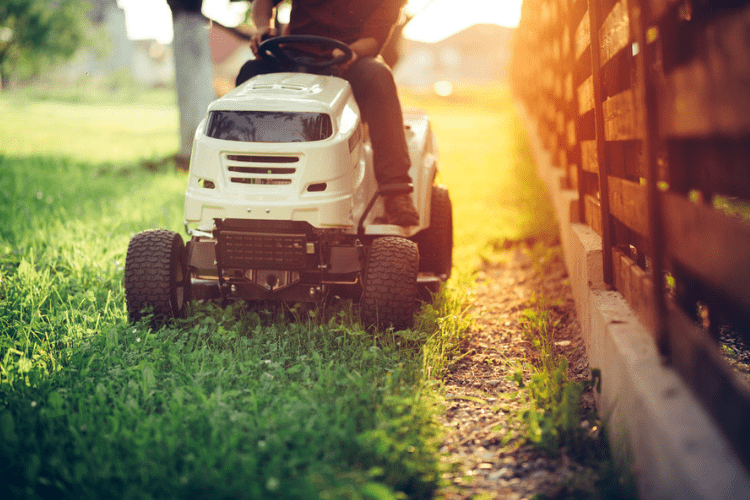 It’s the perfect equipment for cutting your grass without using up all your energy before the day even begins – take care of it the right way, the first time.