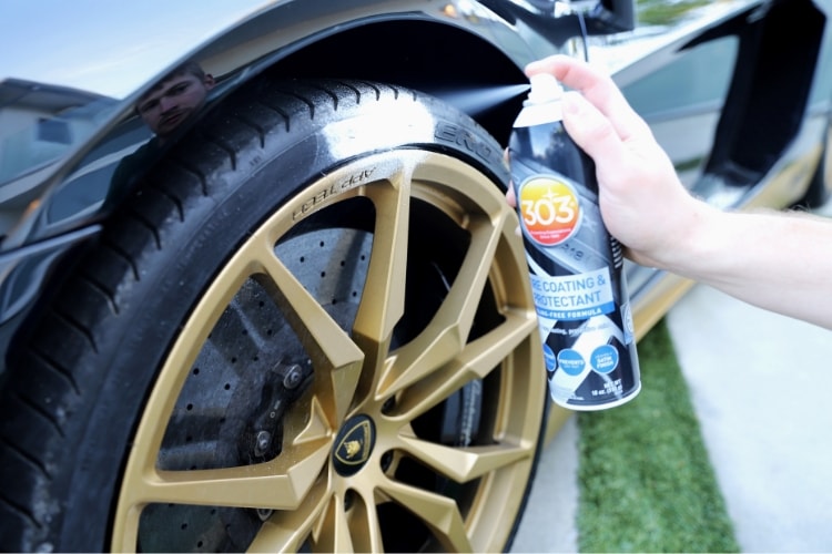30393_303-tire-coating-protectant_application-min
