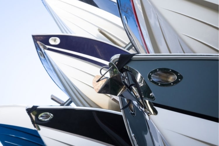 Limiting sun exposure when the boat is not in use will make it easier to protect the shine on a fiberglass boat.